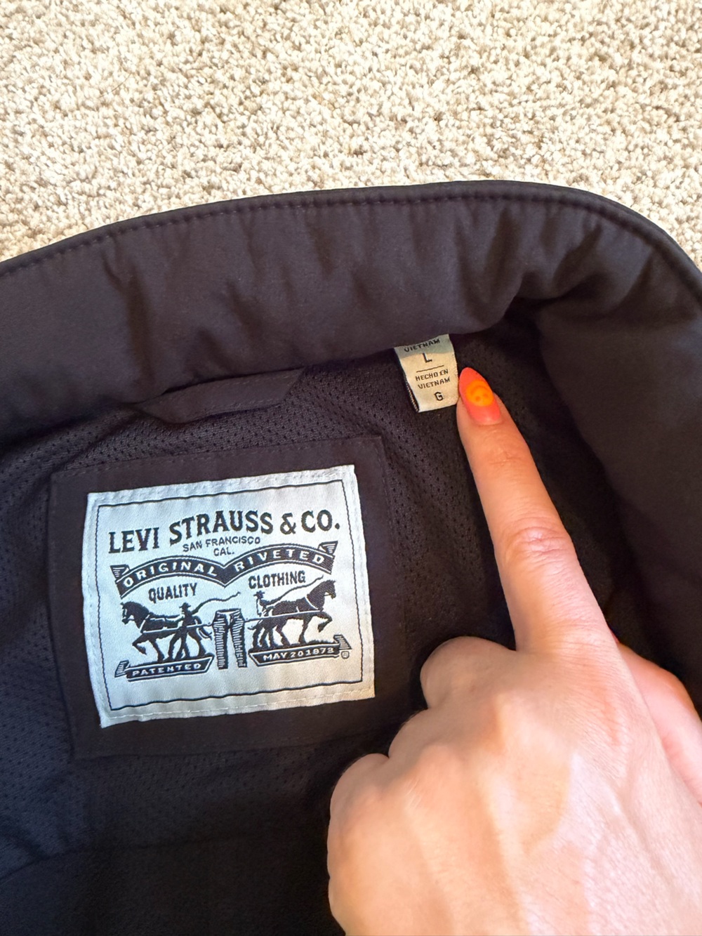 Levi's Men's Black Softshell Hooded Trucker Jacket, Sz L - Picture 7 of 10